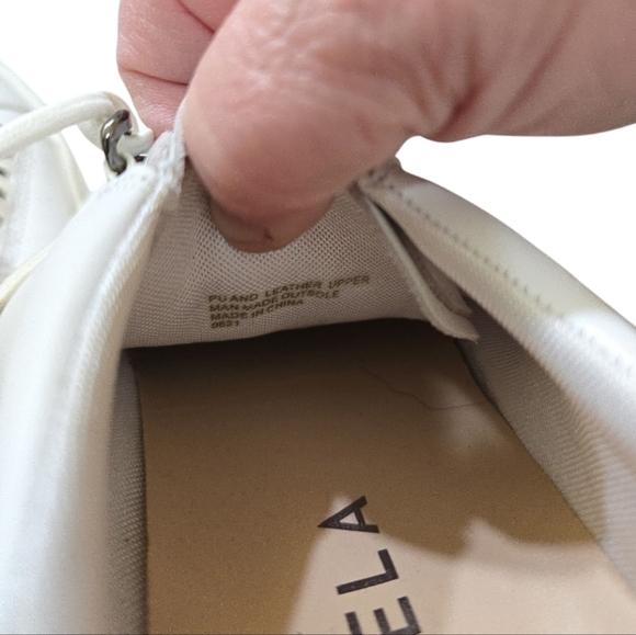 Carvela UK White Sneakers With Metal Chain Lace Through 39 8.5 Elastic Laces - Picture 8 of 11